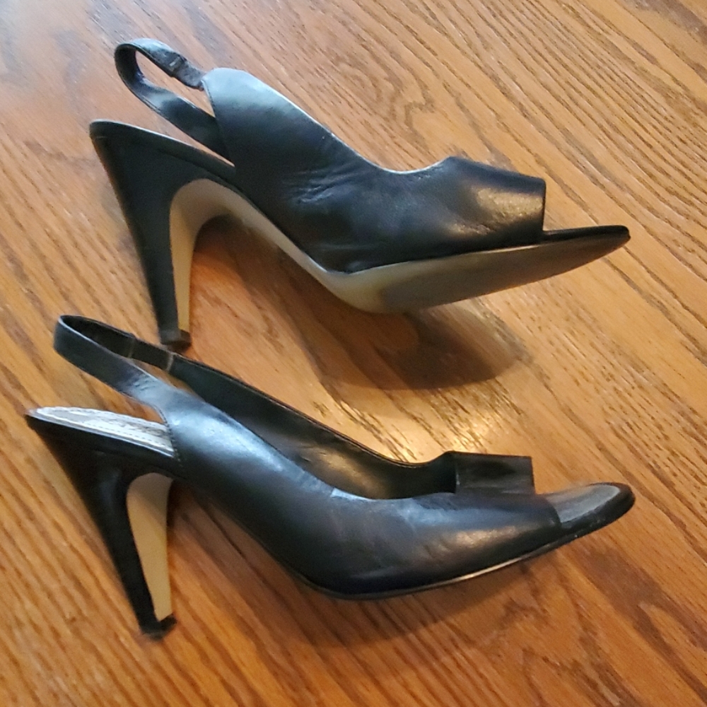 Heels - Picture 2 of 2